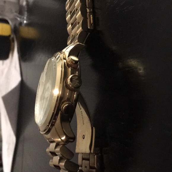 Michael Kors Gold Runway Cronograph - Picture 2 of 5